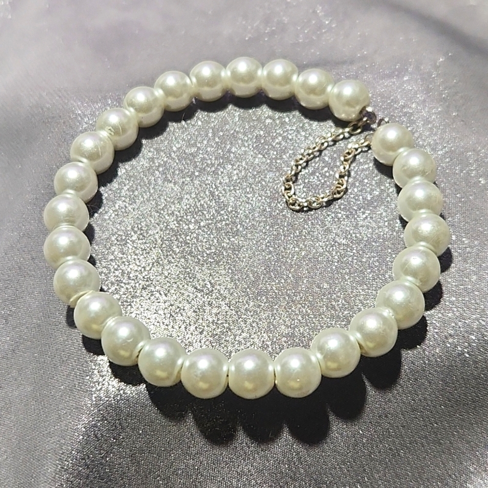 Simple white bangle bracelet BM-6-003